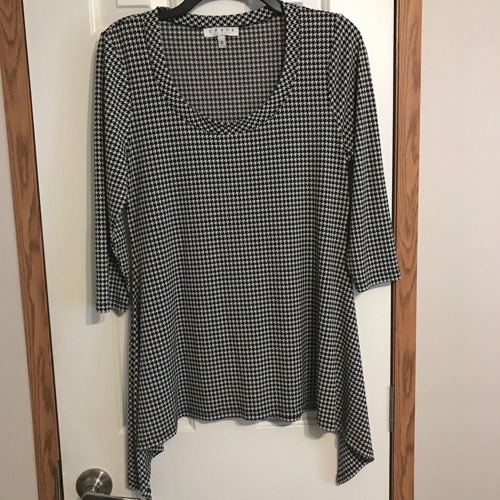 Chaus New York Houndstooth Scoop Neck top